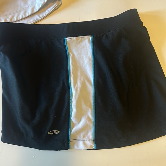 3-piece Tennis Clothing Bundle - Picture 15 of 17
